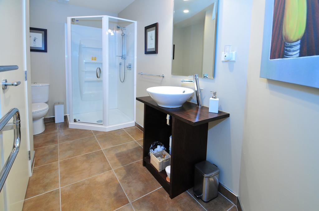 Snells Beach Tahi Lodge - Matakana Coast חדר תמונה